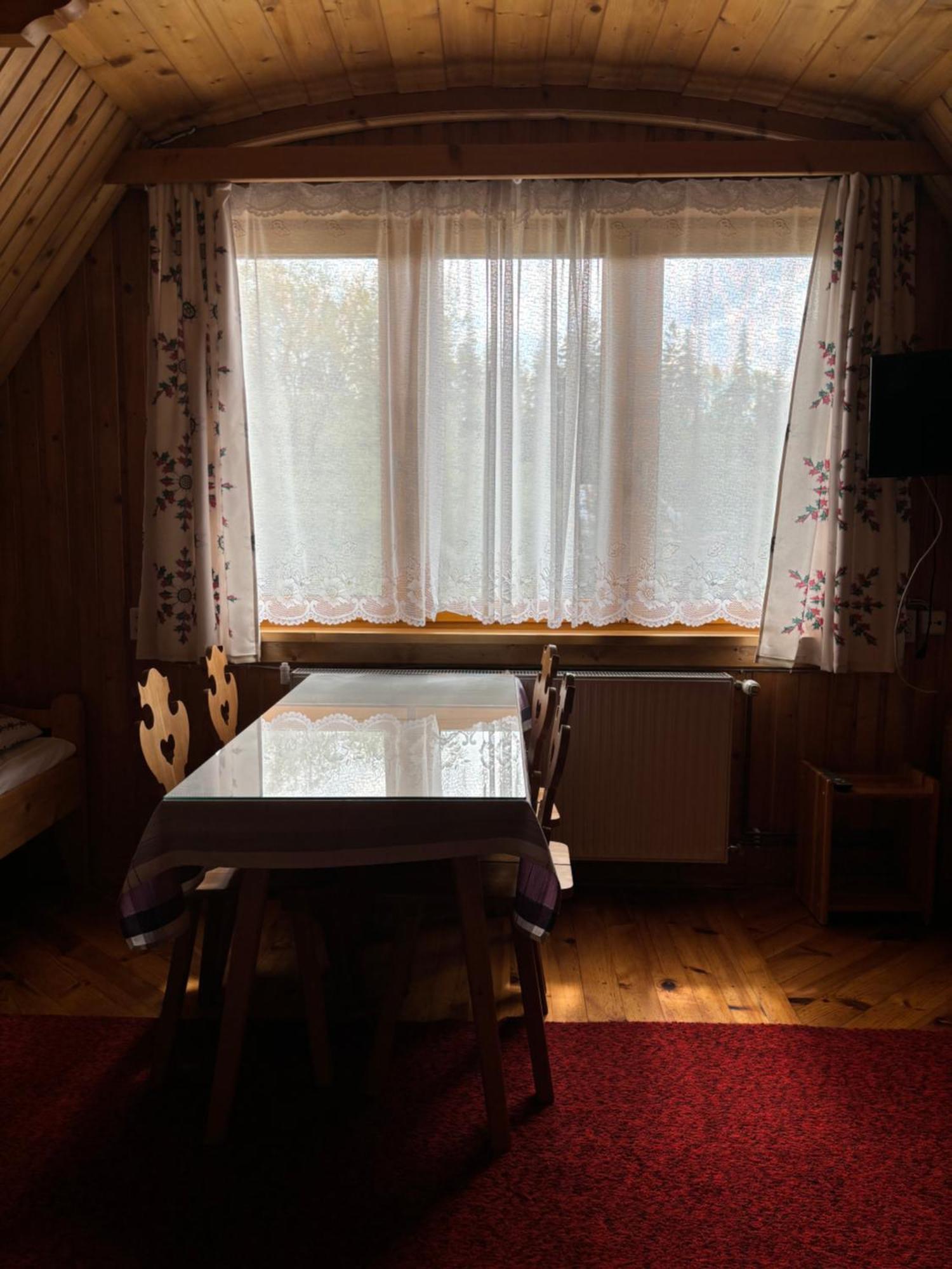 Pokoje Goscinne U Gordona Poronin Eksteriør bilde