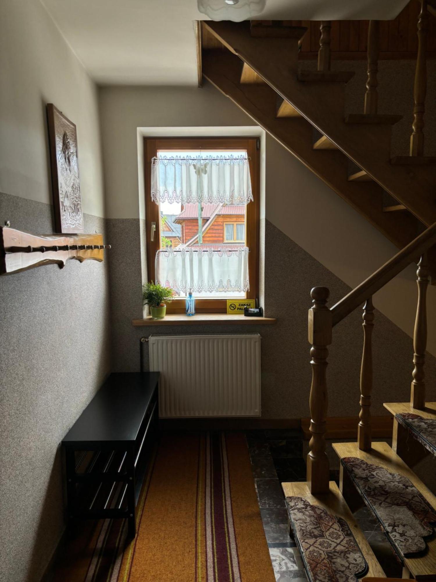 Pokoje Goscinne U Gordona Poronin Eksteriør bilde